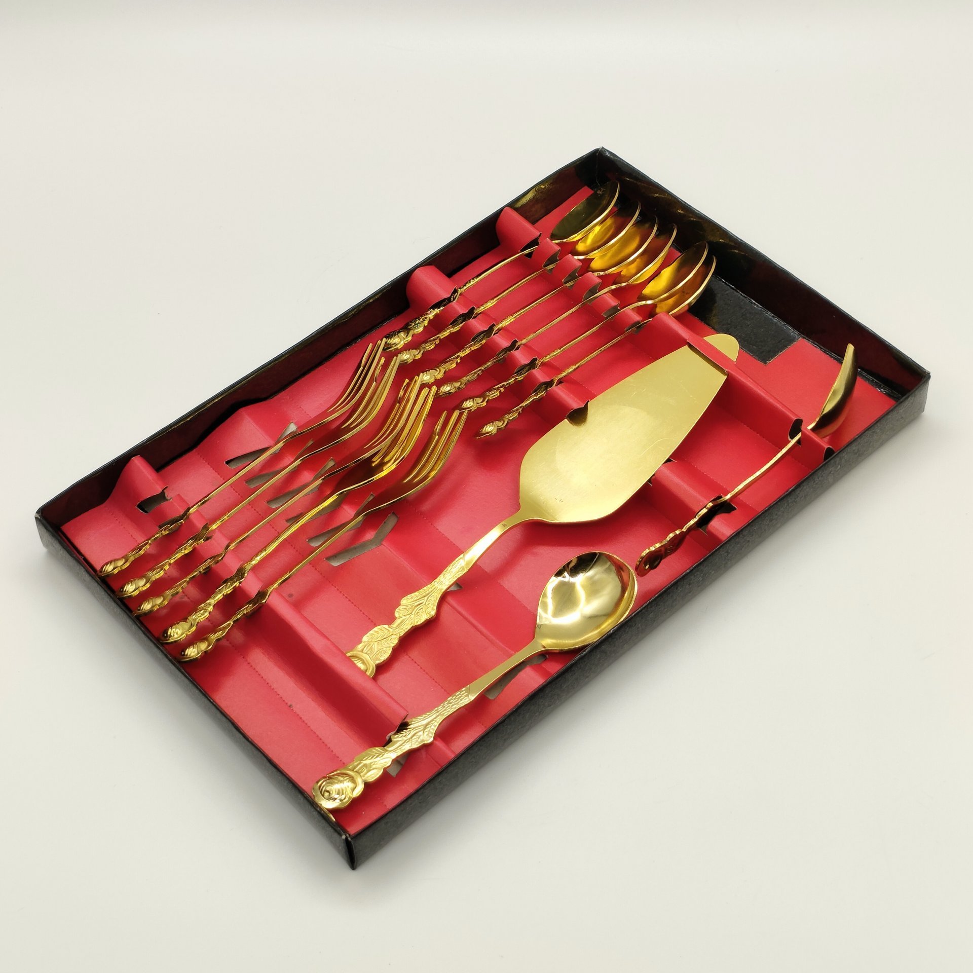 Набор столовых приборов для подачи десерта (14 предметов) с декором в виде цветка розы в оригинальной упаковке, Kaffeebesteck 15-TLG Vergoldet, нержавеющая сталь, золочение, картон