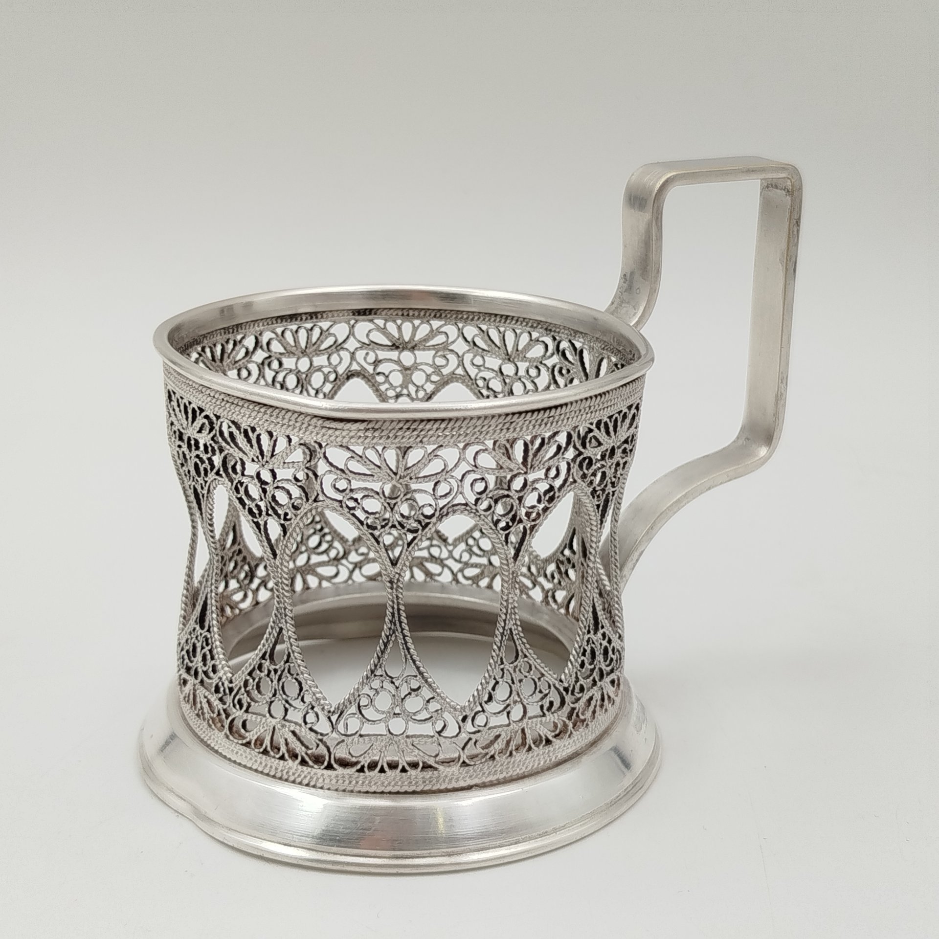 Подстаканник с ажурным декором, мельхиор (медь-никель), скань, Артель «Мстерский ювелир» им. В. М. Молотова, СССР, 1949-1952 гг., Артель «Мстерский ювелир» им. В. М. Молотова