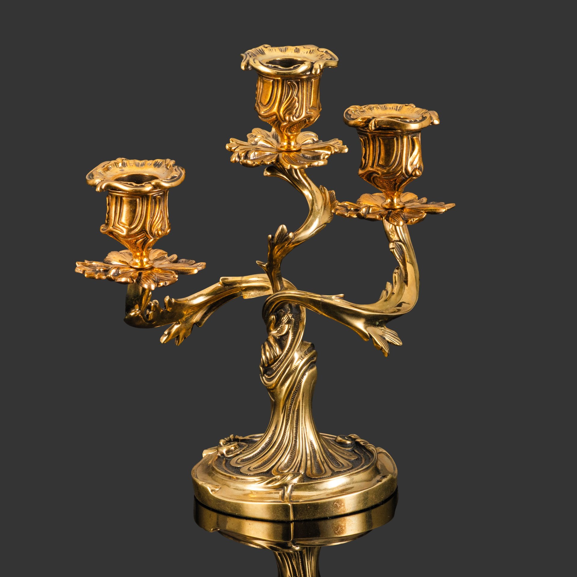 Канделябр на три свечи