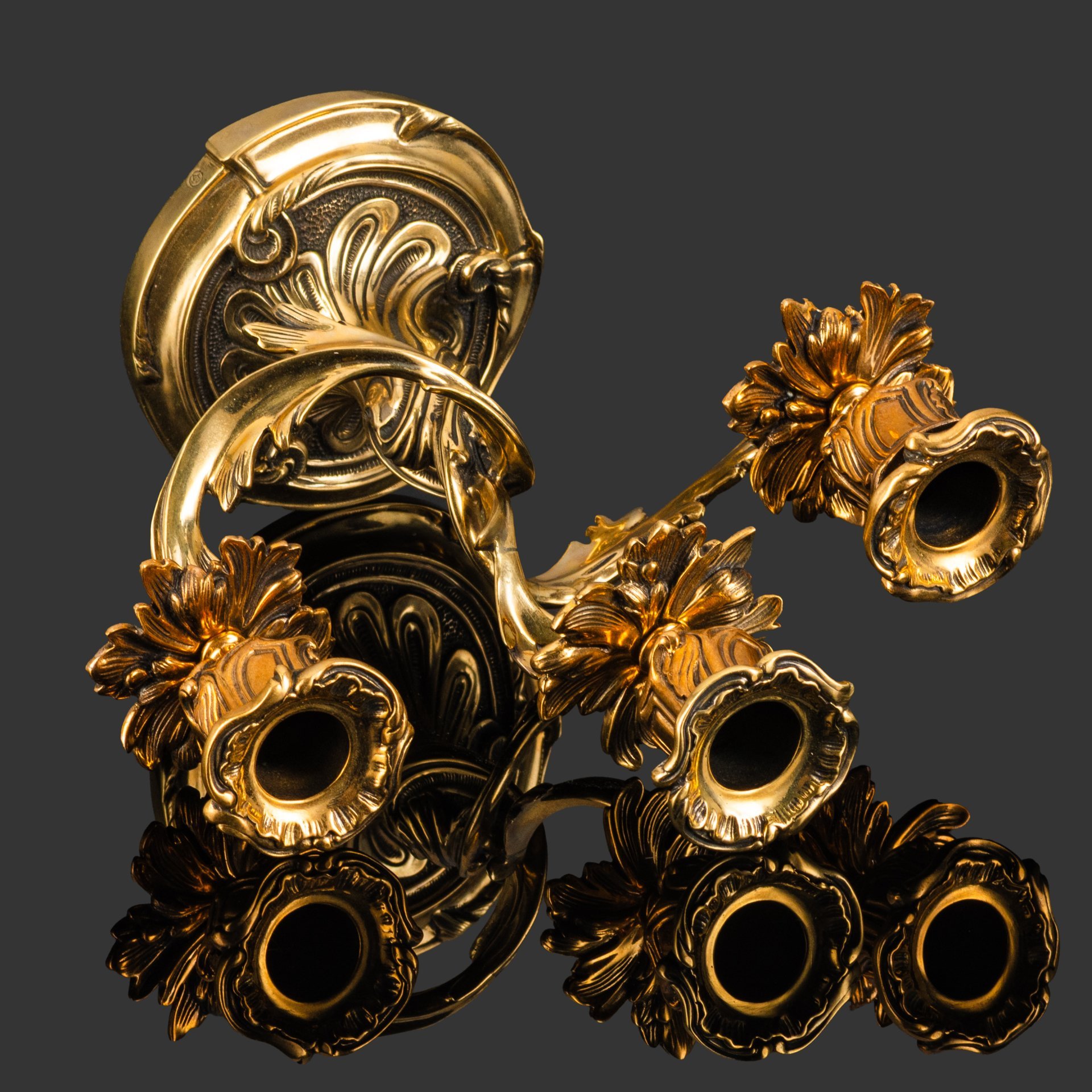 Канделябр на три свечи