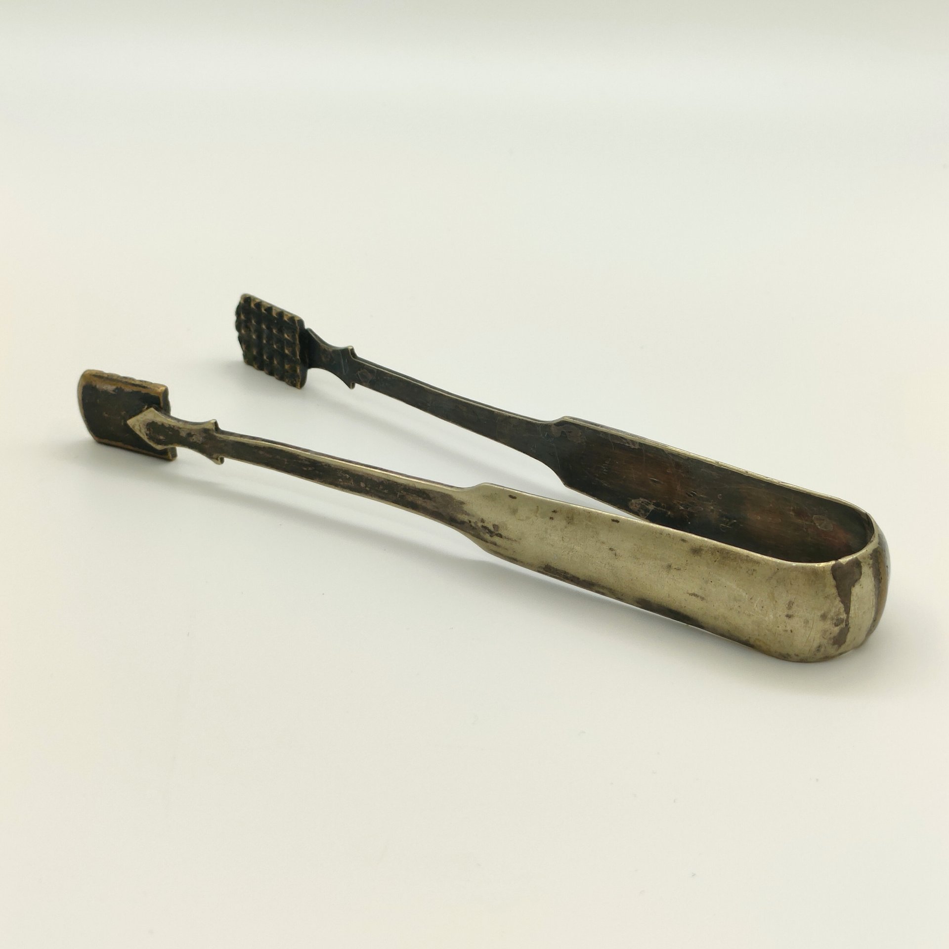 Щипцы для сахара, металл, гальваническое серебрение, Norblin & Co (Норблин), Царство Польское, 1864-1872 гг.