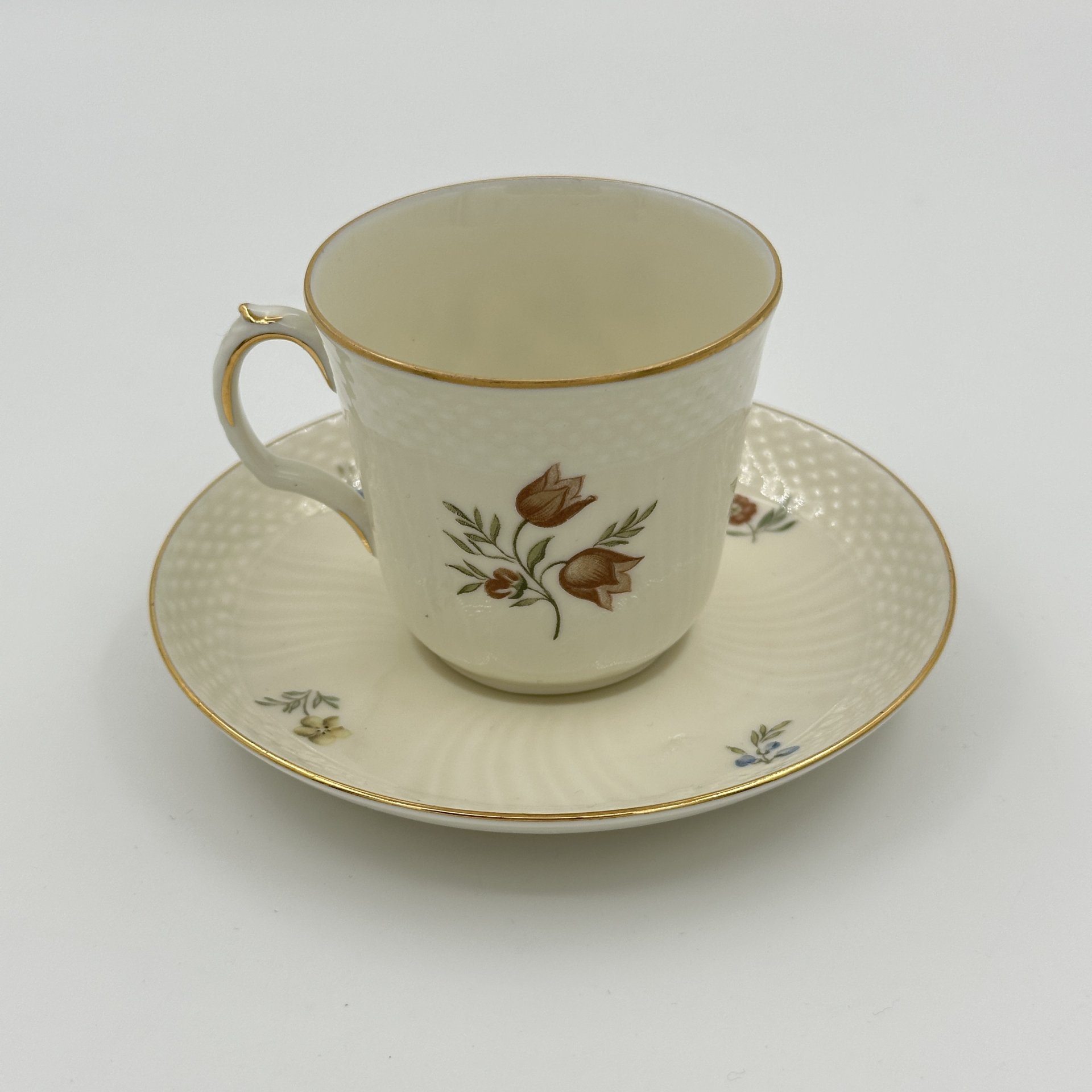 Пара кофейная с цветочным декором, фарфор, деколь, золочение, Royal Copenhagen, Дания, 1951-1952 гг.