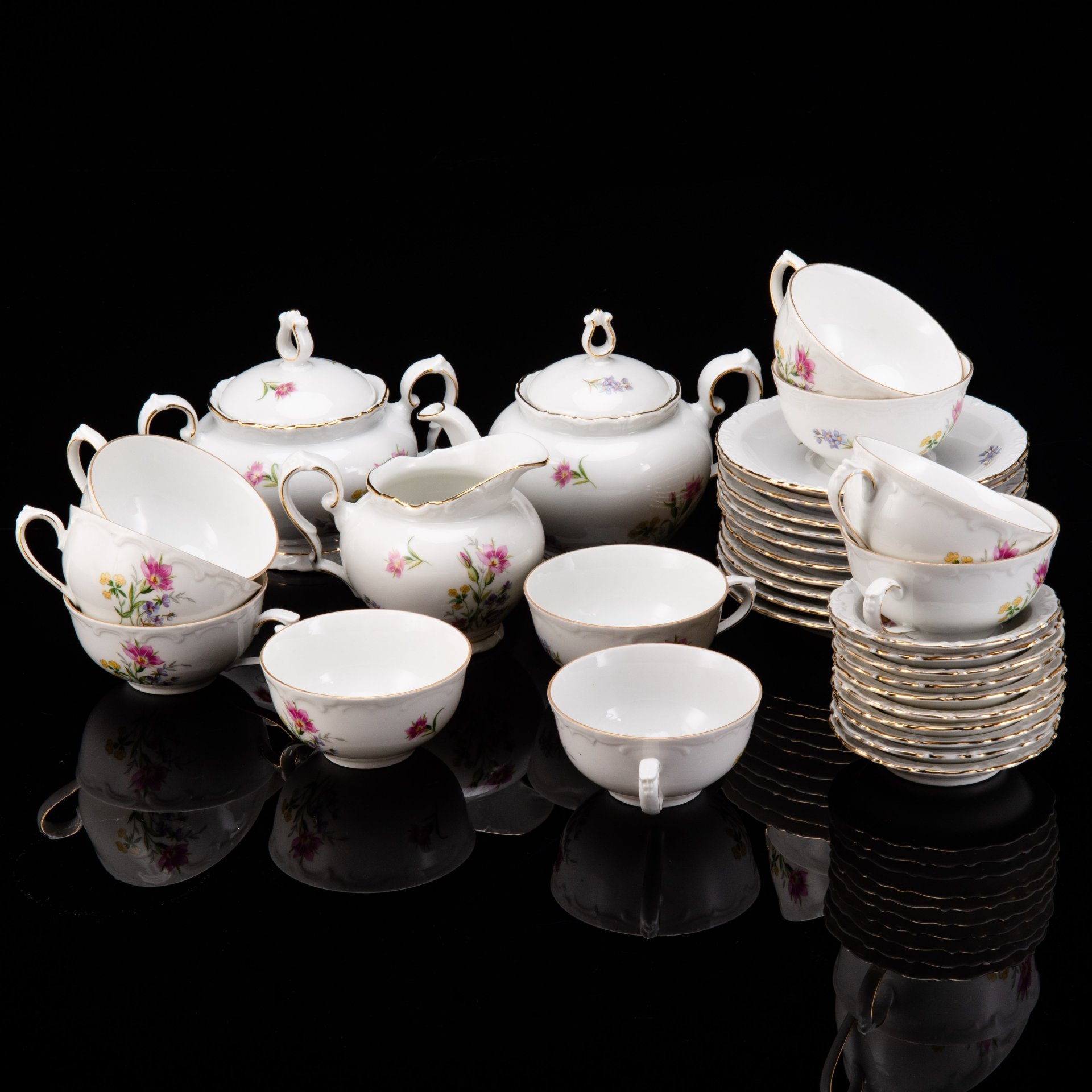 Сервиз чайный с цветочным декором на 10 персон (33 предмета), фарфор, деколь, золочение, Kahla, ГДР, 1960-1990 гг.