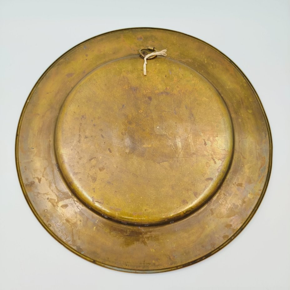 Блюдо настенное с портретом Альбрехта Дюрера и орнаментальным декором