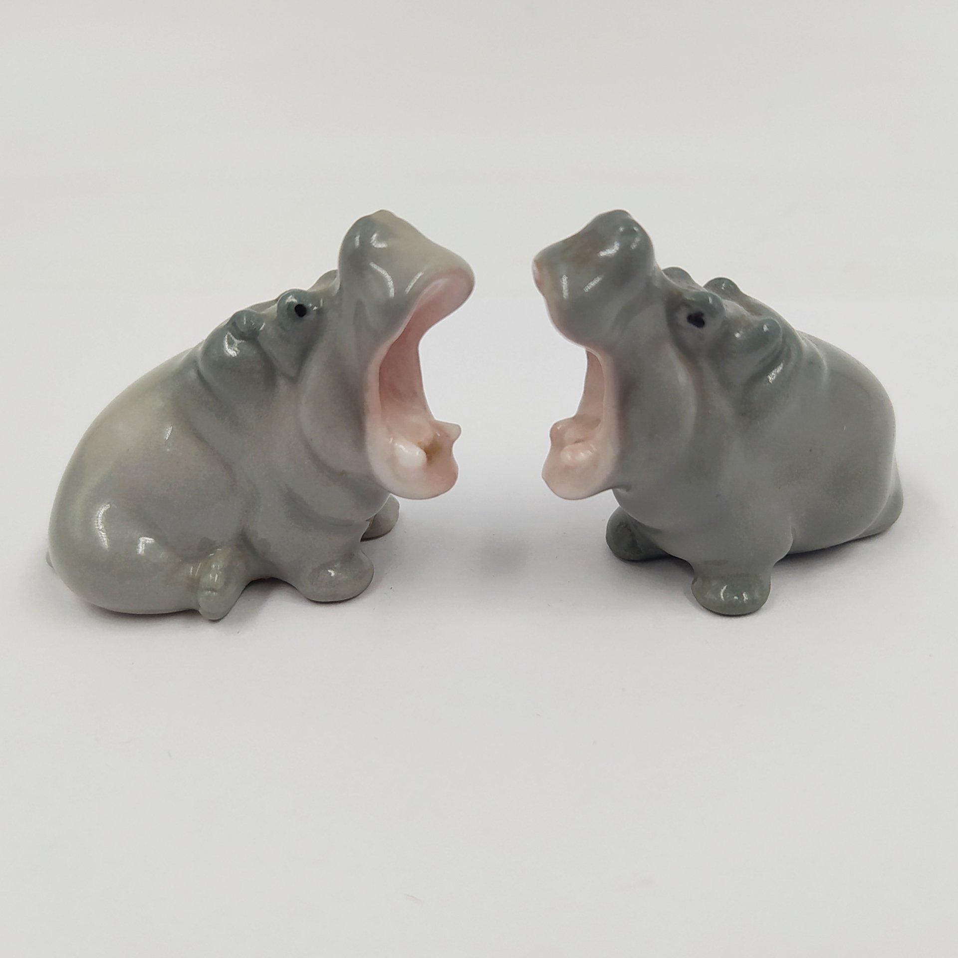 Статуэтки парные "Бегемотики", фарфор, роспись, Ленинградский фарфоровый завод (ЛФЗ), СССР, 1970-1990 гг.