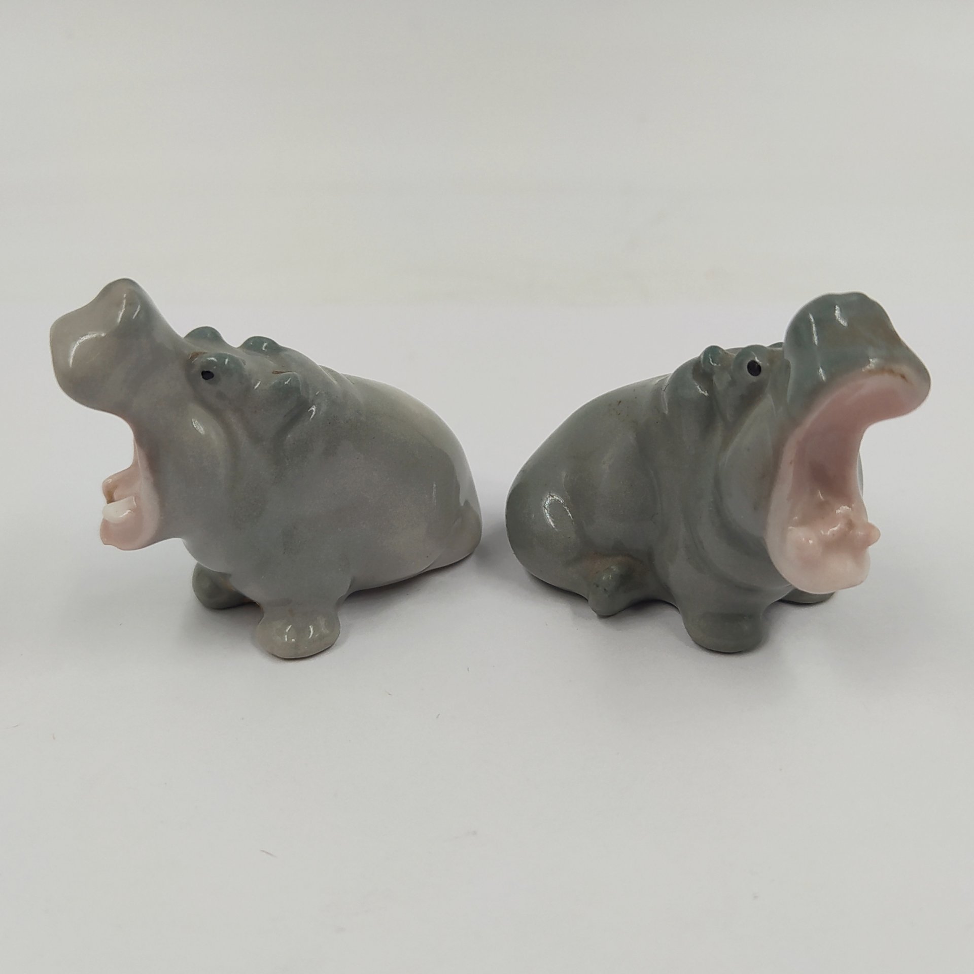Статуэтки парные "Бегемотики", фарфор, роспись, Ленинградский фарфоровый завод (ЛФЗ), СССР, 1970-1990 гг.