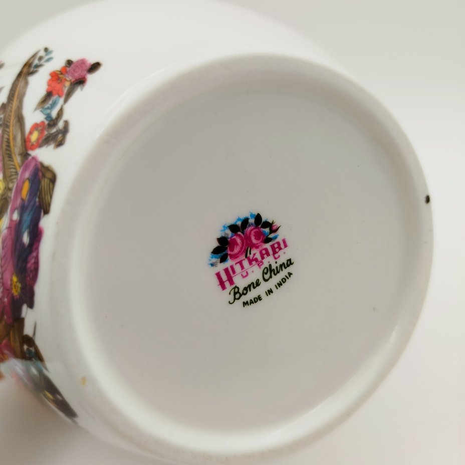 Ваза шарообразной формы, украшенная экзотическим цветочным декором, Hitkari Potteries