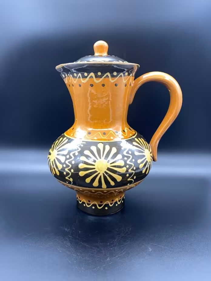 Кувшин с крышкой