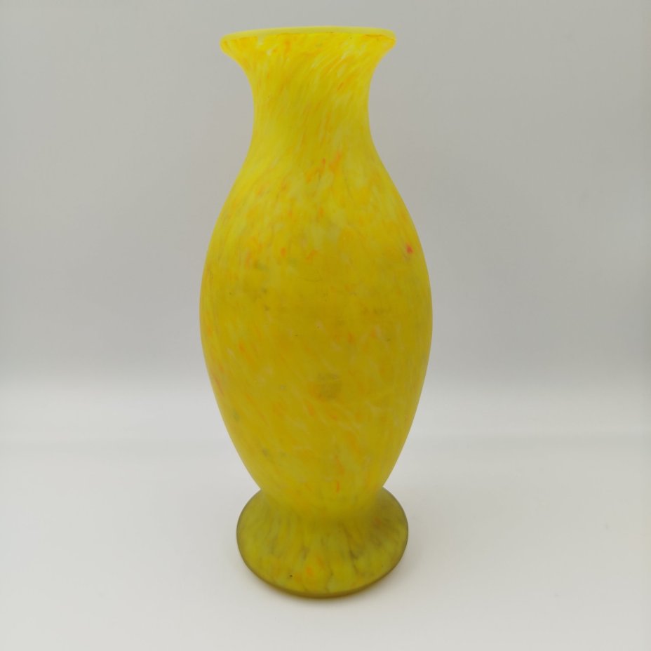 Ваза для цветов лимонно-желтого цвета, матовая, стекло, Европа, 1930-1960 гг.