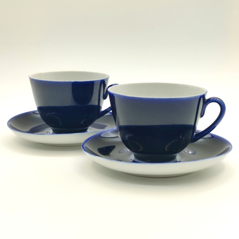 Набор из 2-х чайных пар кобальтого оттенка, фарфор, крытье кобальтом, Ленинградский фарфоровый завод (ЛФЗ), СССР, 1970-1991 гг.