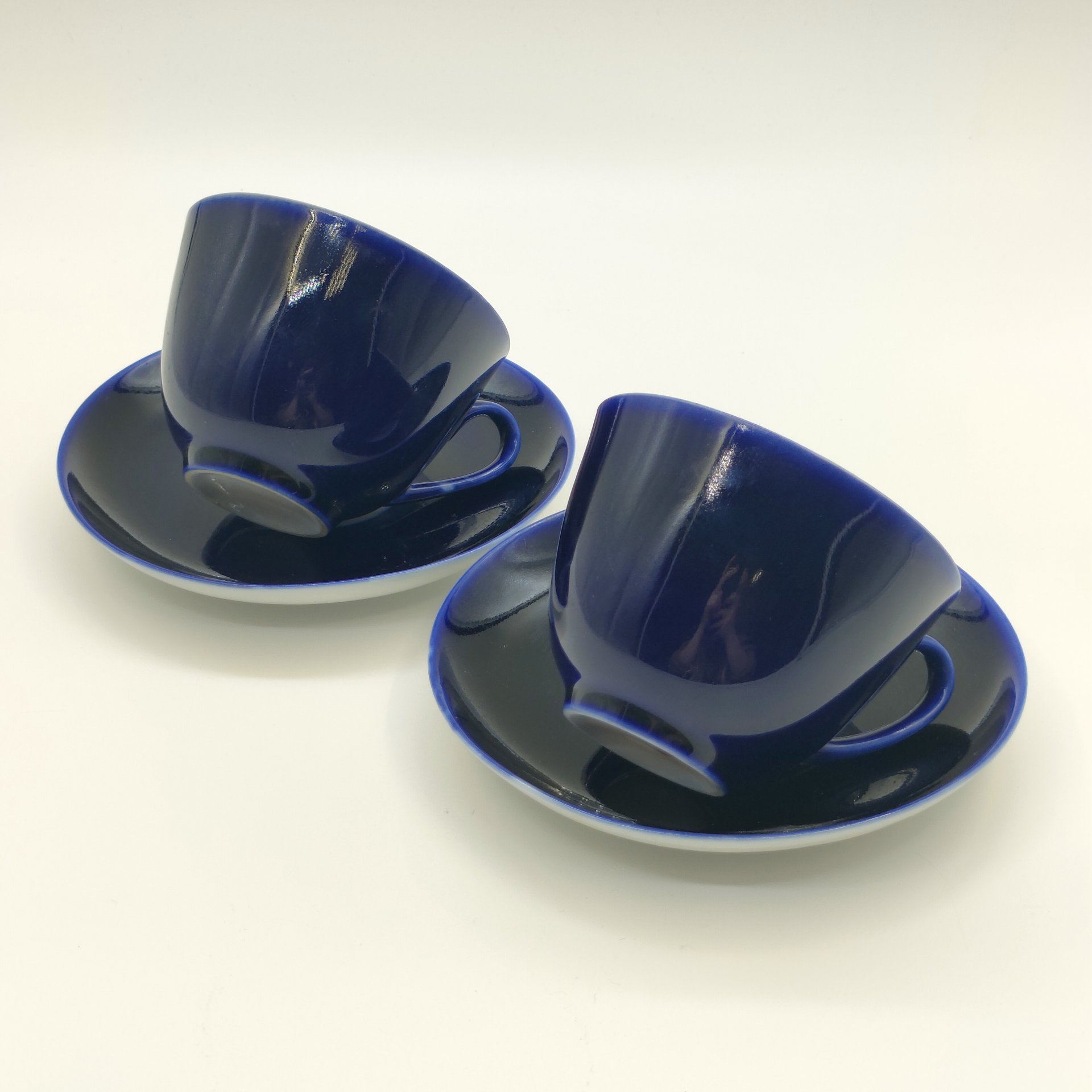 Набор из 2-х чайных пар кобальтого оттенка, фарфор, крытье кобальтом, Ленинградский фарфоровый завод (ЛФЗ), СССР, 1970-1991 гг.