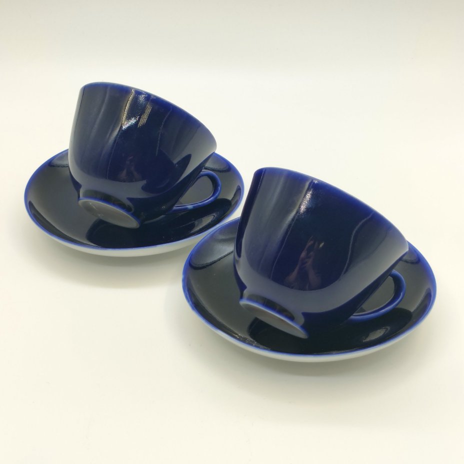 Набор из 2-х чайных пар кобальтого оттенка, фарфор, крытье кобальтом, Ленинградский фарфоровый завод (ЛФЗ), СССР, 1970-1991 гг.
