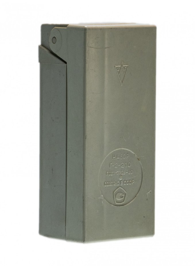 Набор гирь-разновесов "Г-2-210" в футляре, Завод "Госметр", СССР, 1990 г.