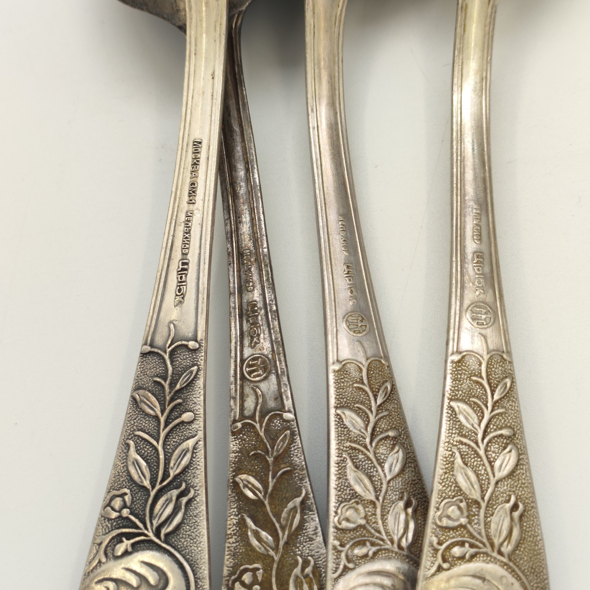 Набор из 4-х столовых ложек с цветочным декором, мельхиор (медь-никель), Московский завод ювелирных и металлических изделий (МЮЗ), СССР, 1960-1990 гг.