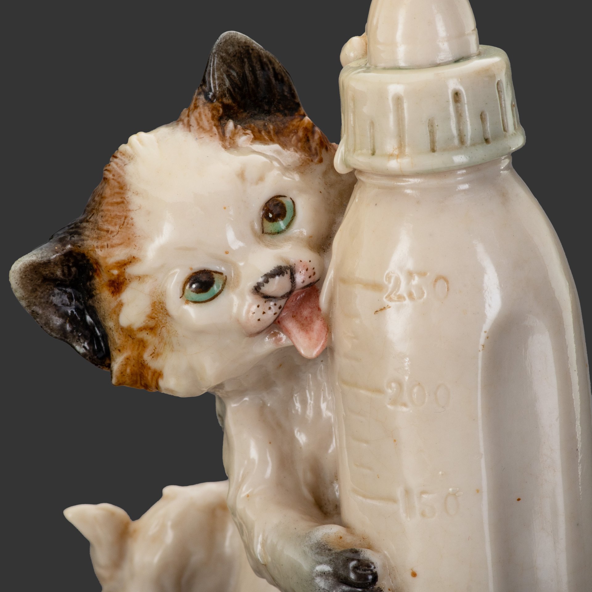 Статуэтка "Котенок с детской бутылочкой", фарфор, роспись, Capodimonte (Каподимонте), Италия, 1980-1990 гг., Capodimonte (Каподимонте)