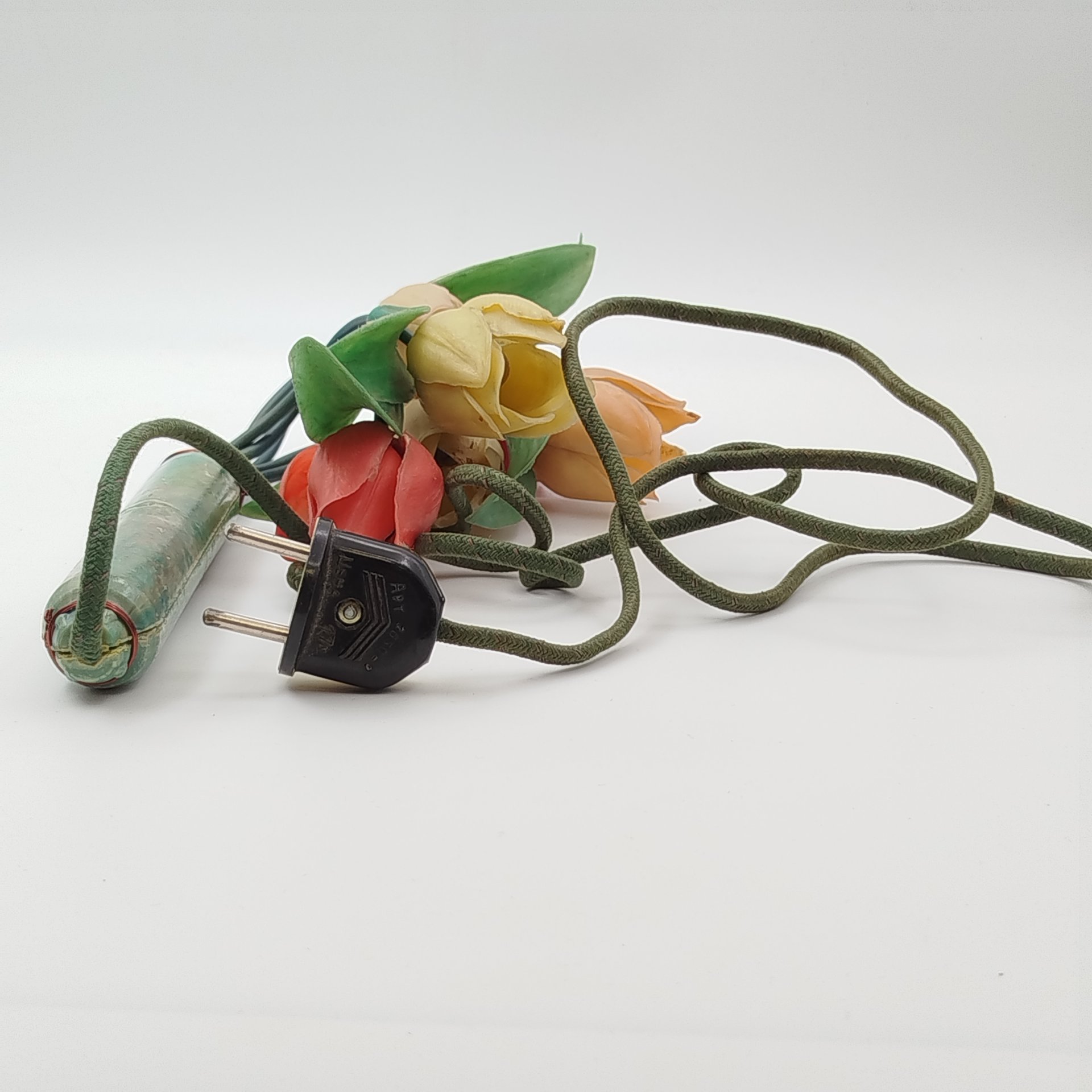 Светильник "Тюльпаны", пластик, СССР, 1970-1990 гг.