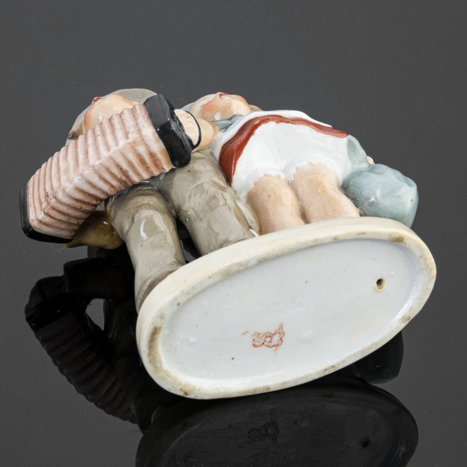Статуэтка "Дети с гармонью" (музыканты), Fasold & Stauch Bock Wallendorf