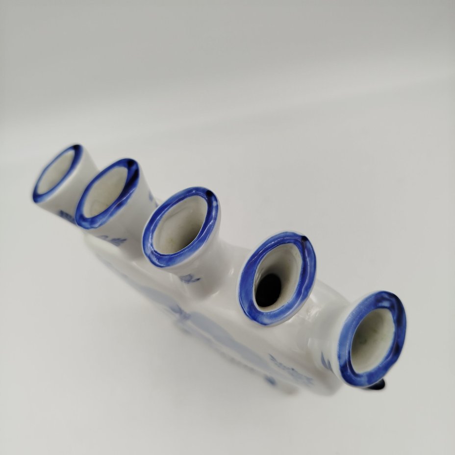 Ваза-подставка для тюльпанов в форме сердца с изображением пейзажа и мельницы, фарфор, роспись, Нидерланды, 1990-2000 гг.