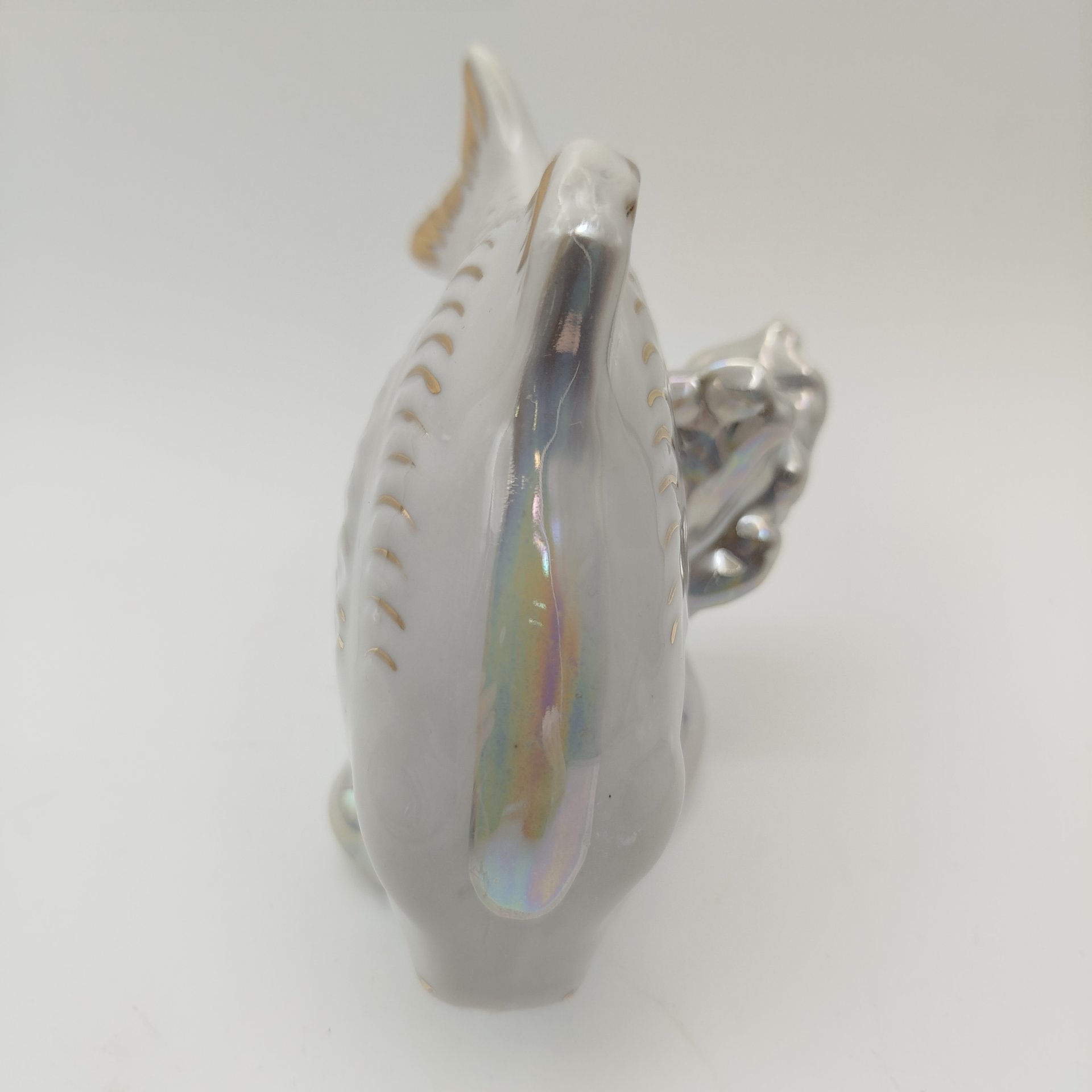 Статуэтка "Рыба-карп", скульптор П.М. Кожин, фарфор, люстр, роспись, золочение, Дулевский фарфоровый завод (Дулёво), СССР, 1964 г.