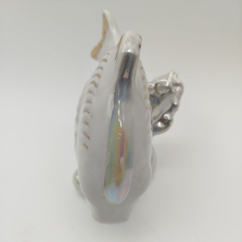 Статуэтка "Рыба-карп", скульптор П.М. Кожин, фарфор, люстр, роспись, золочение, Дулевский фарфоровый завод (Дулёво), СССР, 1964 г.