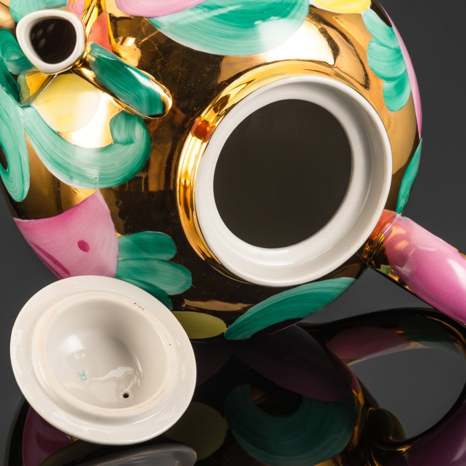 Чайник доливной «Розовая птица», автор П.В. Леонов, фарфор, роспись, золочение, Дулевский фарфоровый завод (Дулёво), СССР, 1968-1991 гг.