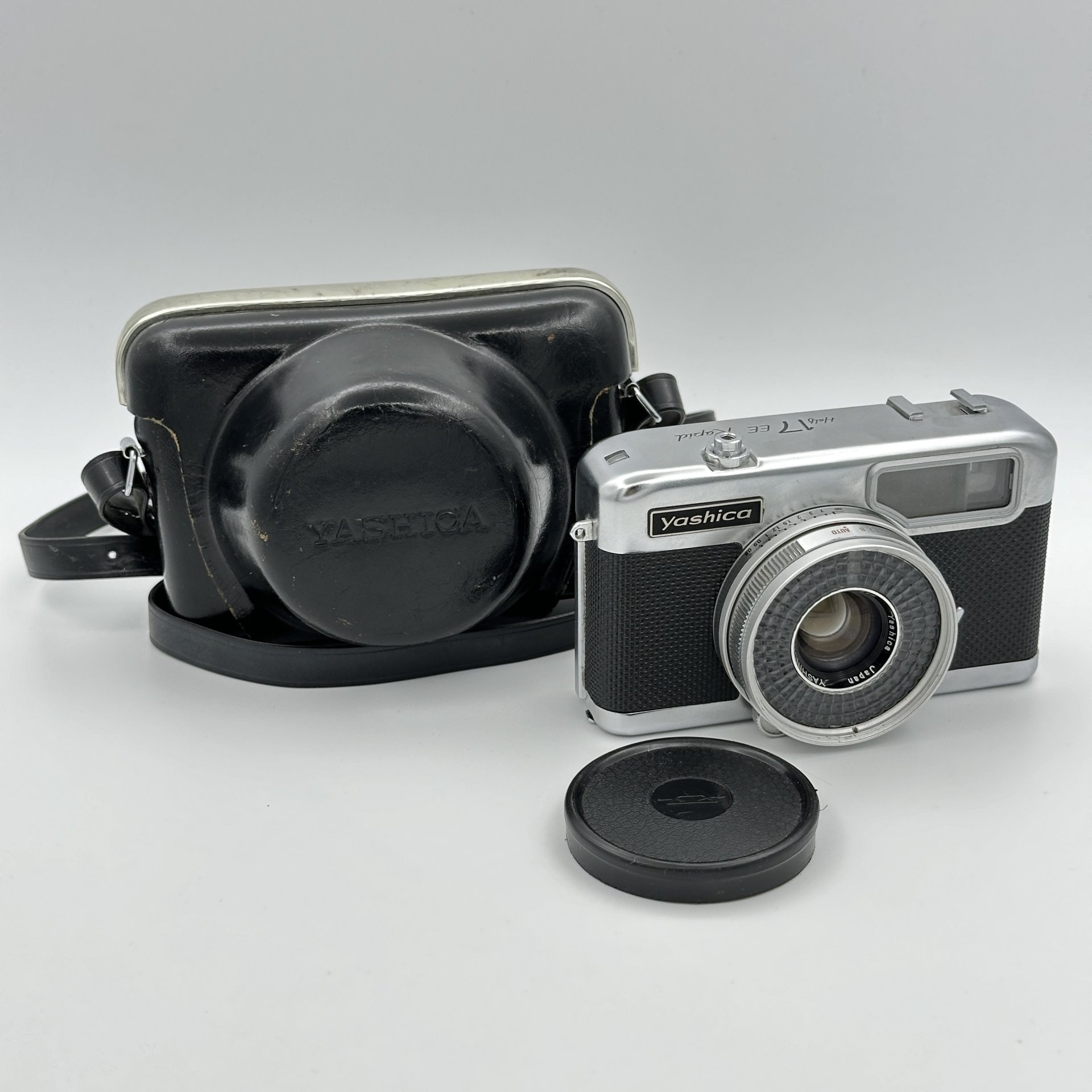 Фотоаппарат плёночный "Yashica Half 17 EE Rapid" в оригинальном кофре