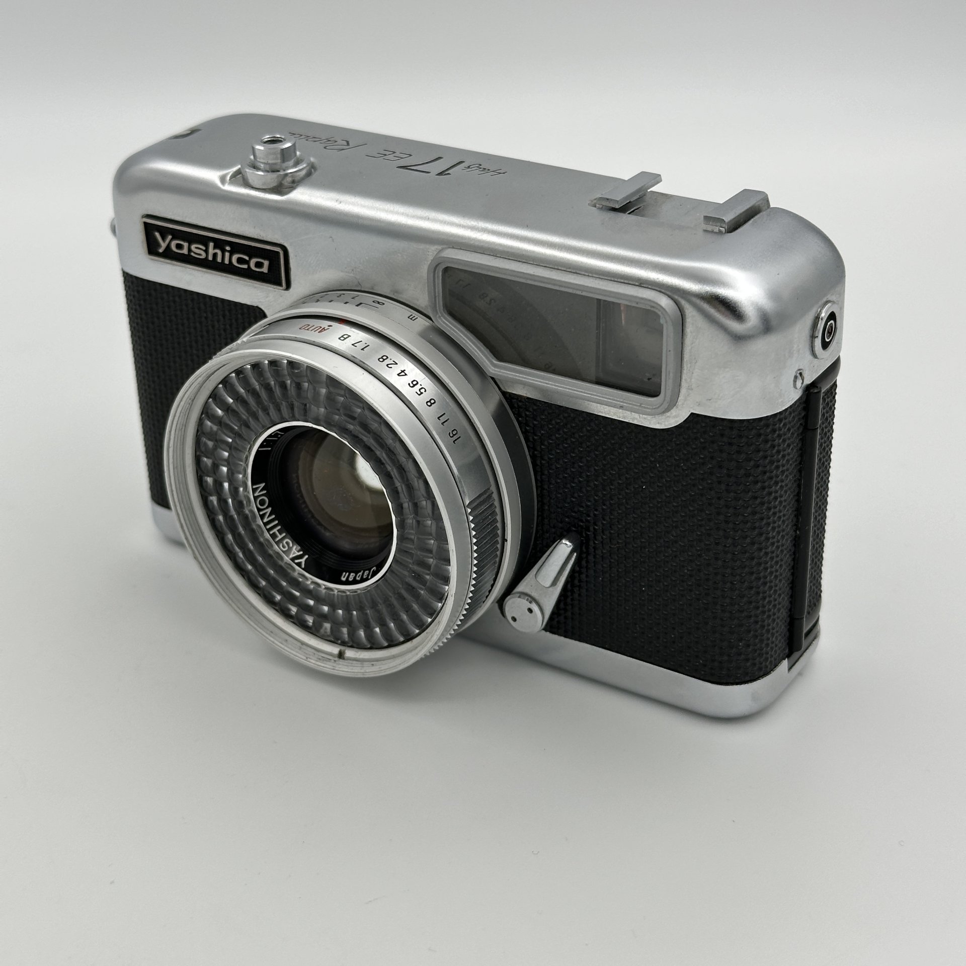 Фотоаппарат плёночный "Yashica Half 17 EE Rapid" в оригинальном кофре