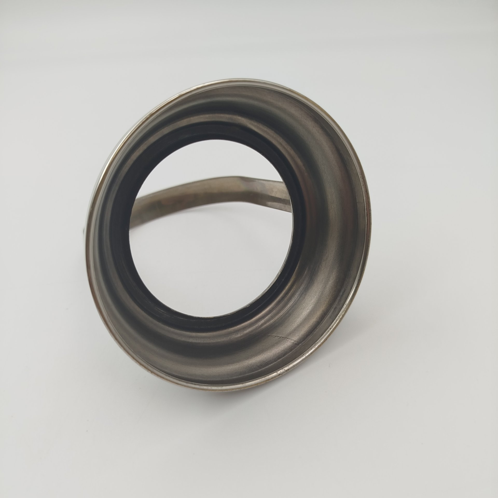 Набор из четырех миниатюрных пепельниц лаконичного дизайна, на подставке, металл, эмаль, Европа, 1960-1980 гг.