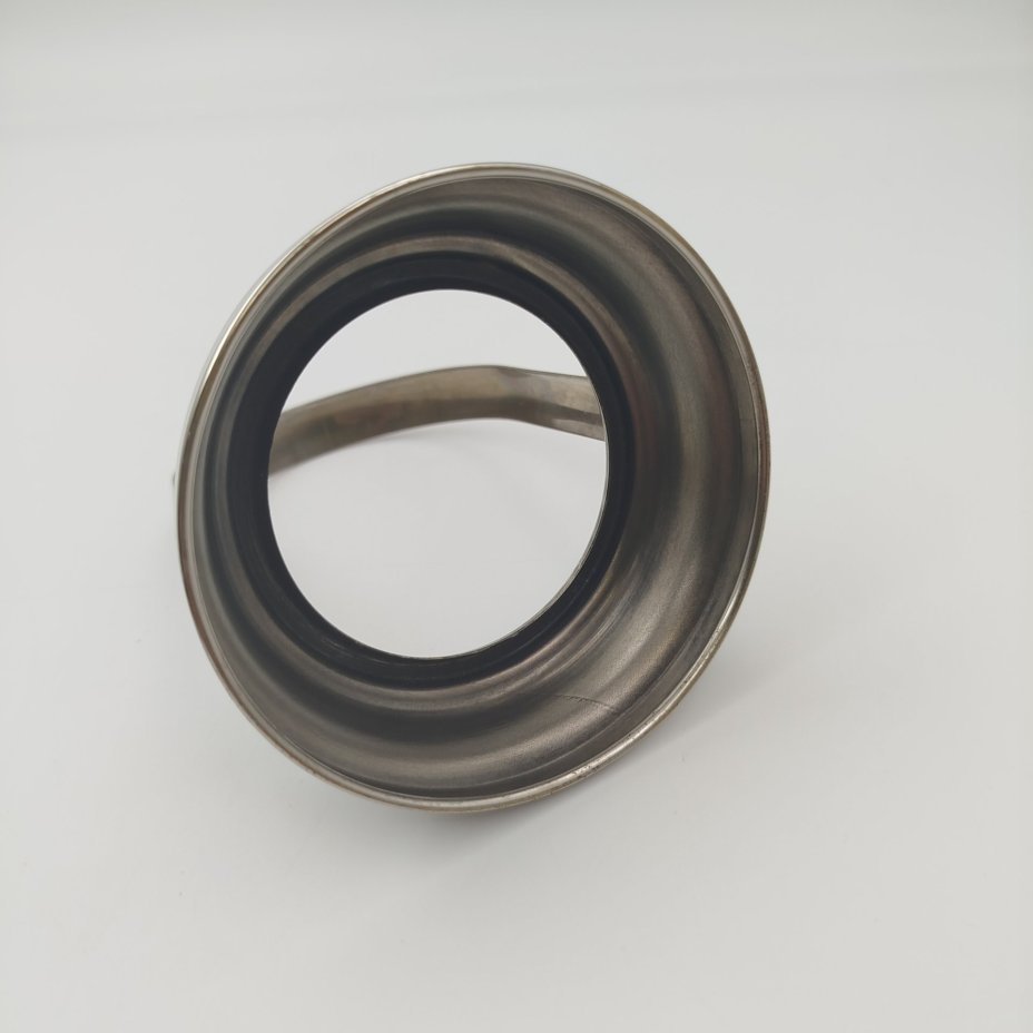 Набор из четырех миниатюрных пепельниц лаконичного дизайна, на подставке