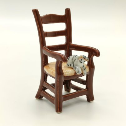 Статуэтка "Котенок на стуле", фарфор, роспись, Lefard (Лефард), Китай, 2000-2020 гг.