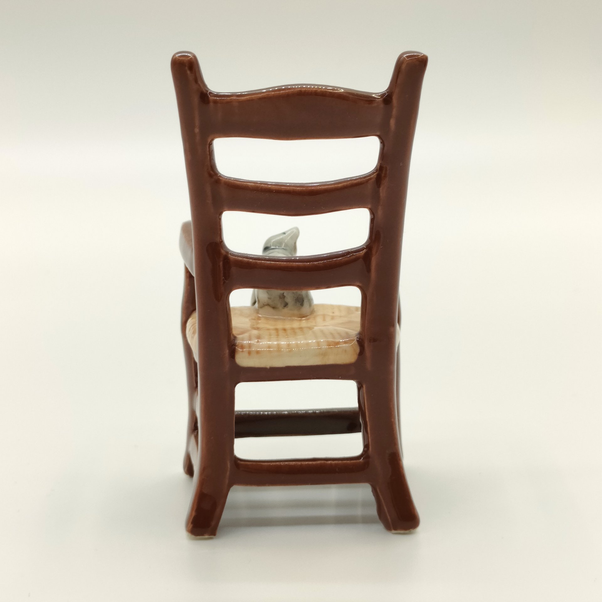 Статуэтка "Котенок на стуле", фарфор, роспись, Lefard (Лефард), Китай, 2000-2020 гг.