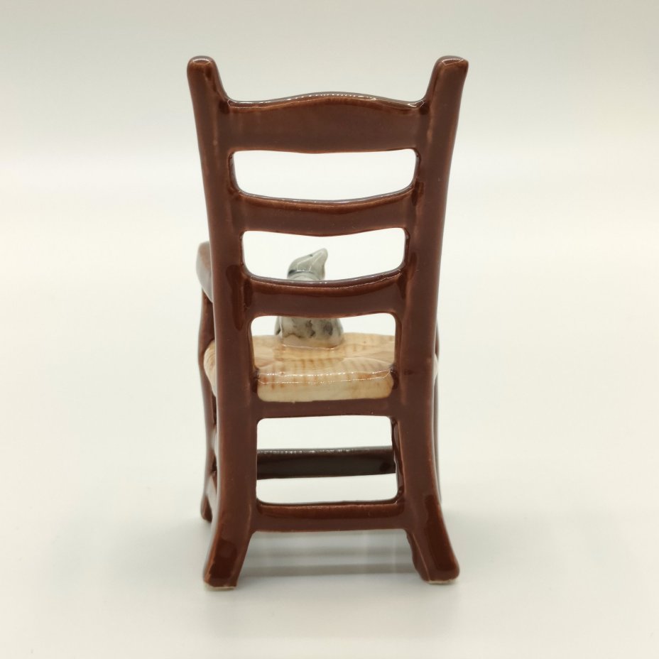 Статуэтка "Котенок на стуле", фарфор, роспись, Lefard (Лефард), Китай, 2000-2020 гг.