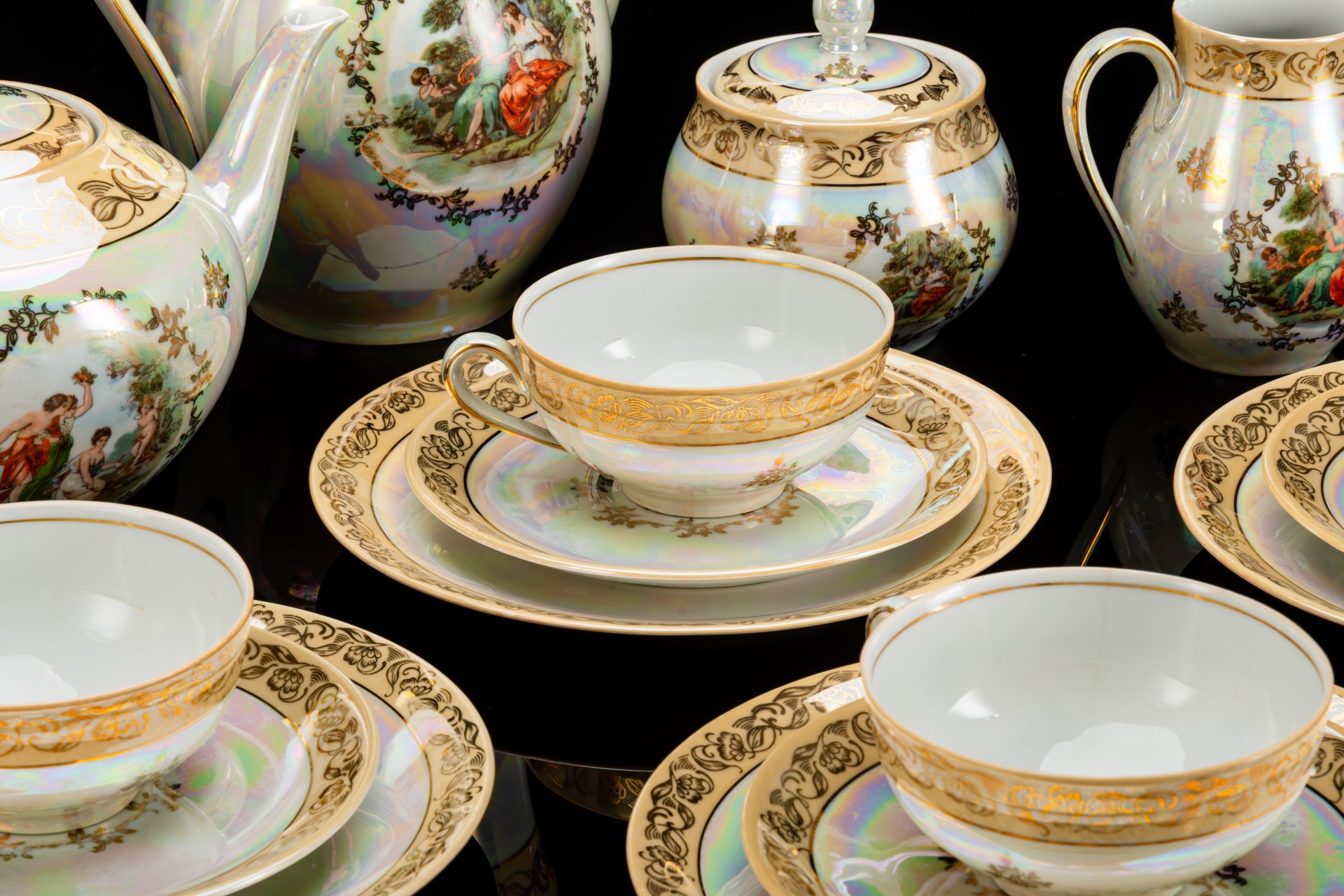 Сервиз чайный "Мадонна" на 4 персоны (16 предметов), фарфор, деколь, люстр, золочение, Oscar Schlegelmilch, ГДР, 1960-1972 гг.