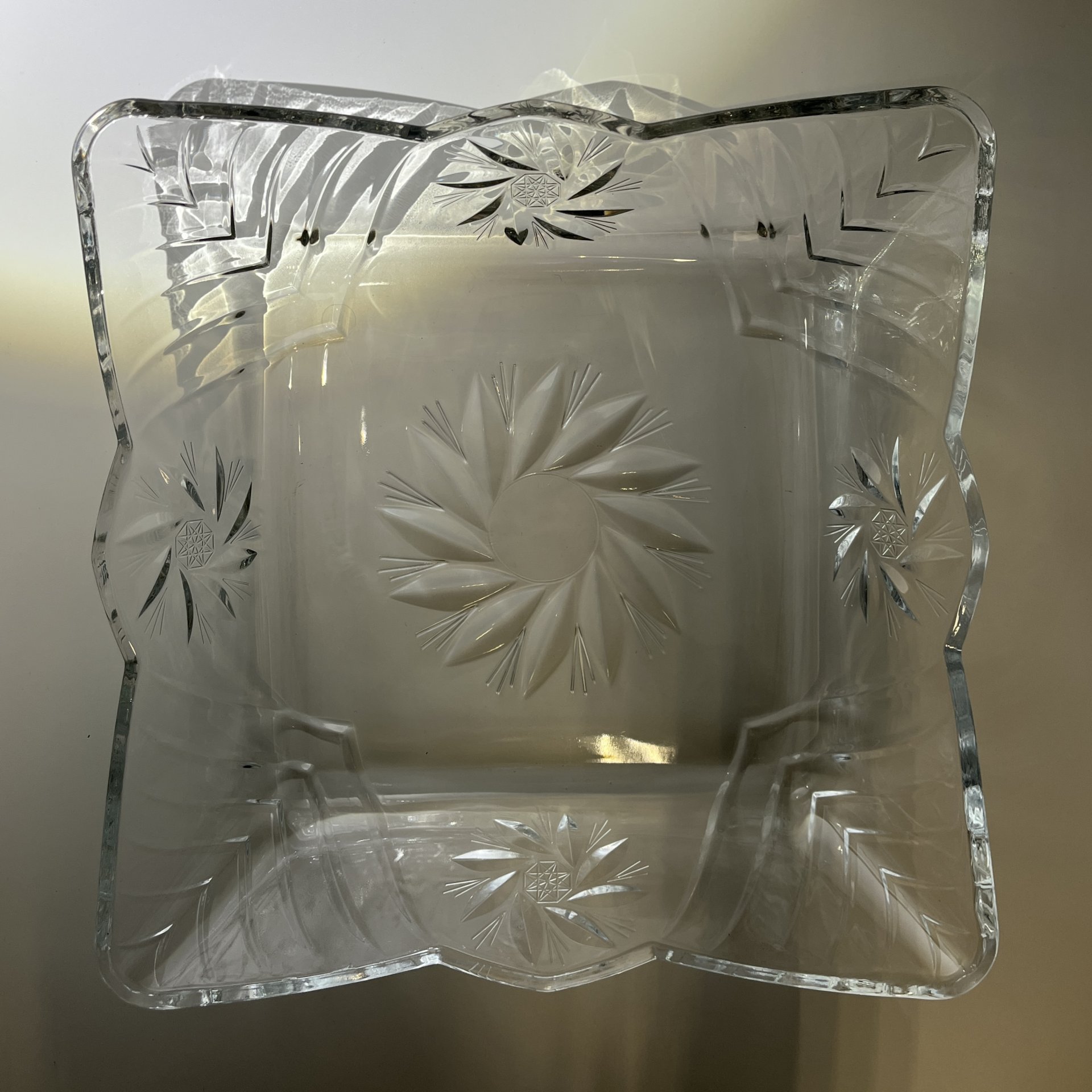 Большая фруктовница с цветочным декором, стекло, Россия, 2000-2010 гг.