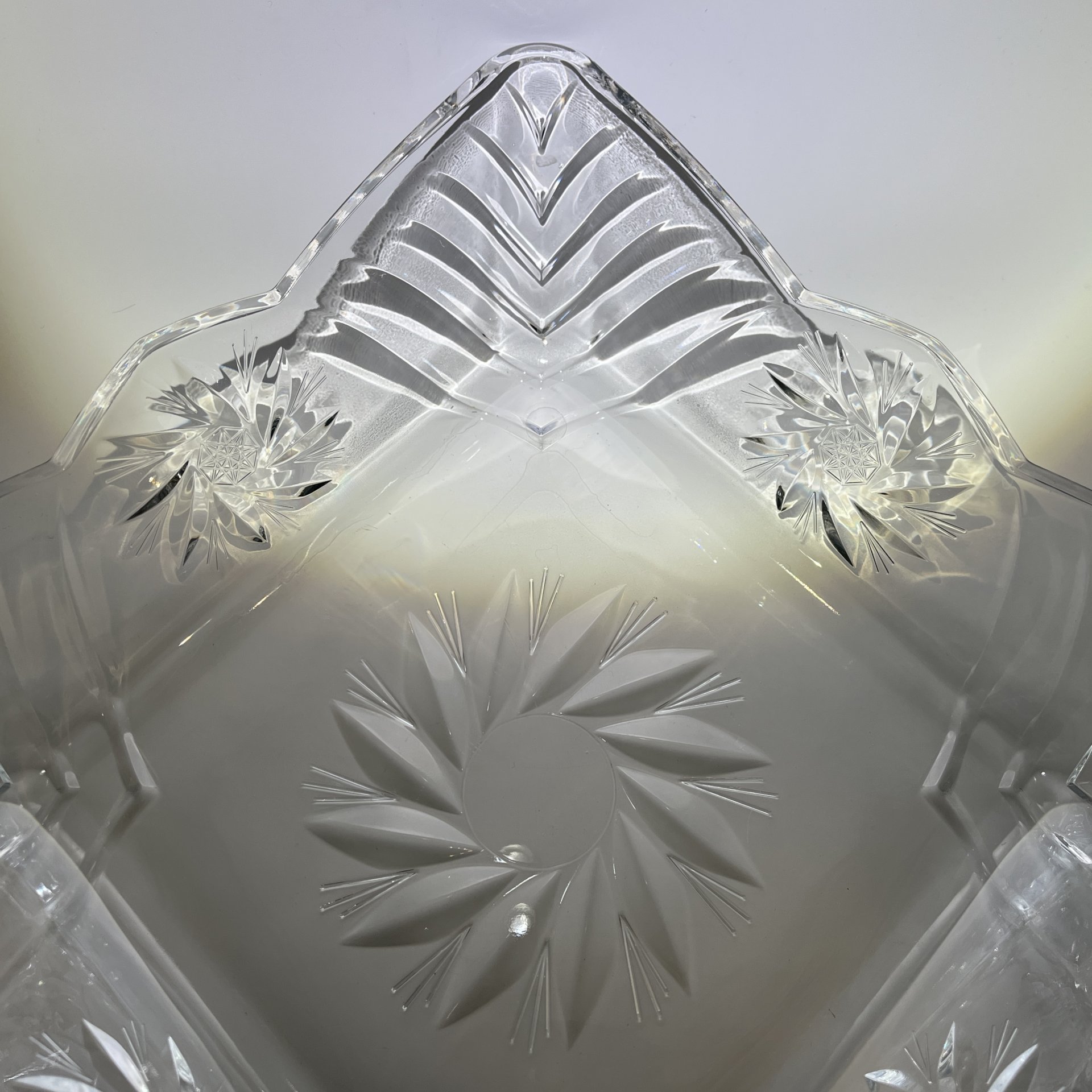 Большая фруктовница с цветочным декором, стекло, Россия, 2000-2010 гг.