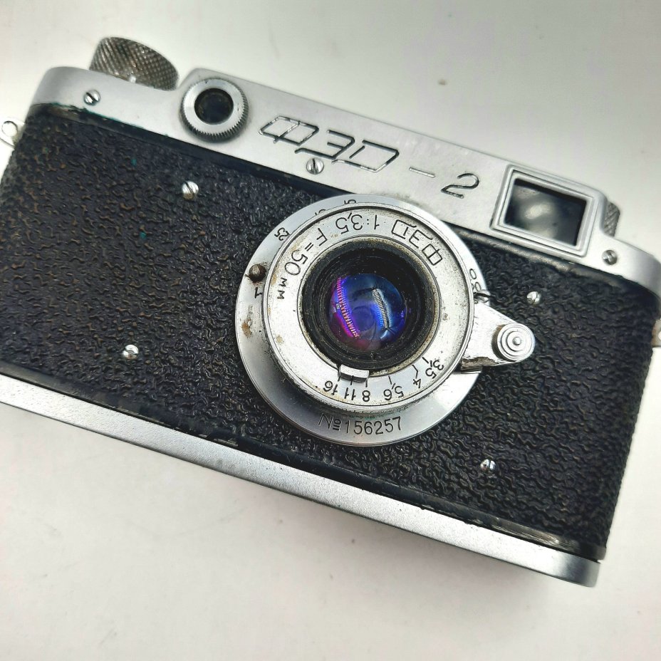 Фотоаппарат плёночный "ФЭД-2" в оригинальном кофре, в комплекте с экспонометром "Ленинград-4", металл, стекло, пластик, кожа, Харьковский машиностроительный завод им. Дзержинского (ФЭД), СССР, 1955-1970 гг., Харьковский машиностроительный завод им. Дзержинского (ФЭД)