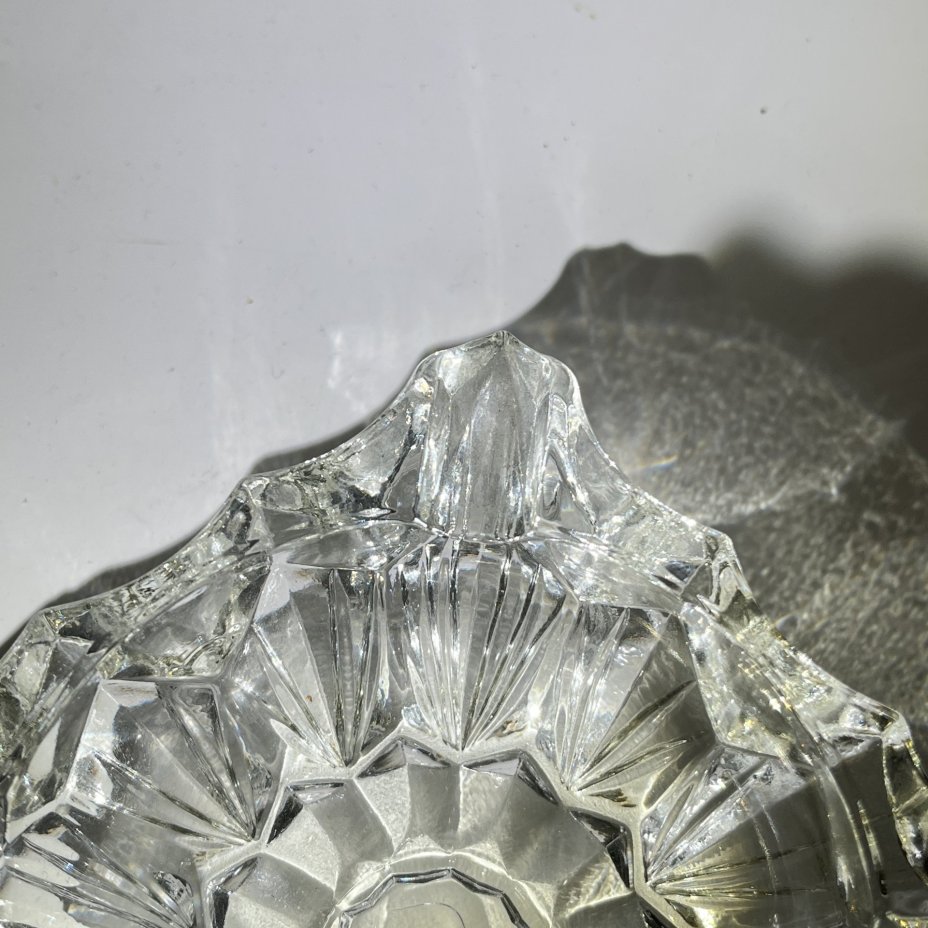 Пепельница квадратной формы с геометрическим декором, хрусталь, пресс, Гусевской хрустальный завод (Гусь-Хрустальный), СССР, 1963-1973 гг.