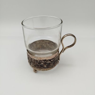 Подстаканник со стаканом, с изображением виноградной лозы по тулову, Тайланд, металл, стекло, Азия, 2000-2010 гг.