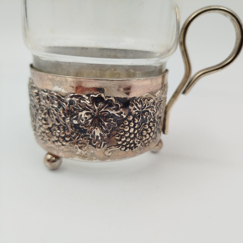 Подстаканник со стаканом, с изображением виноградной лозы по тулову, Тайланд