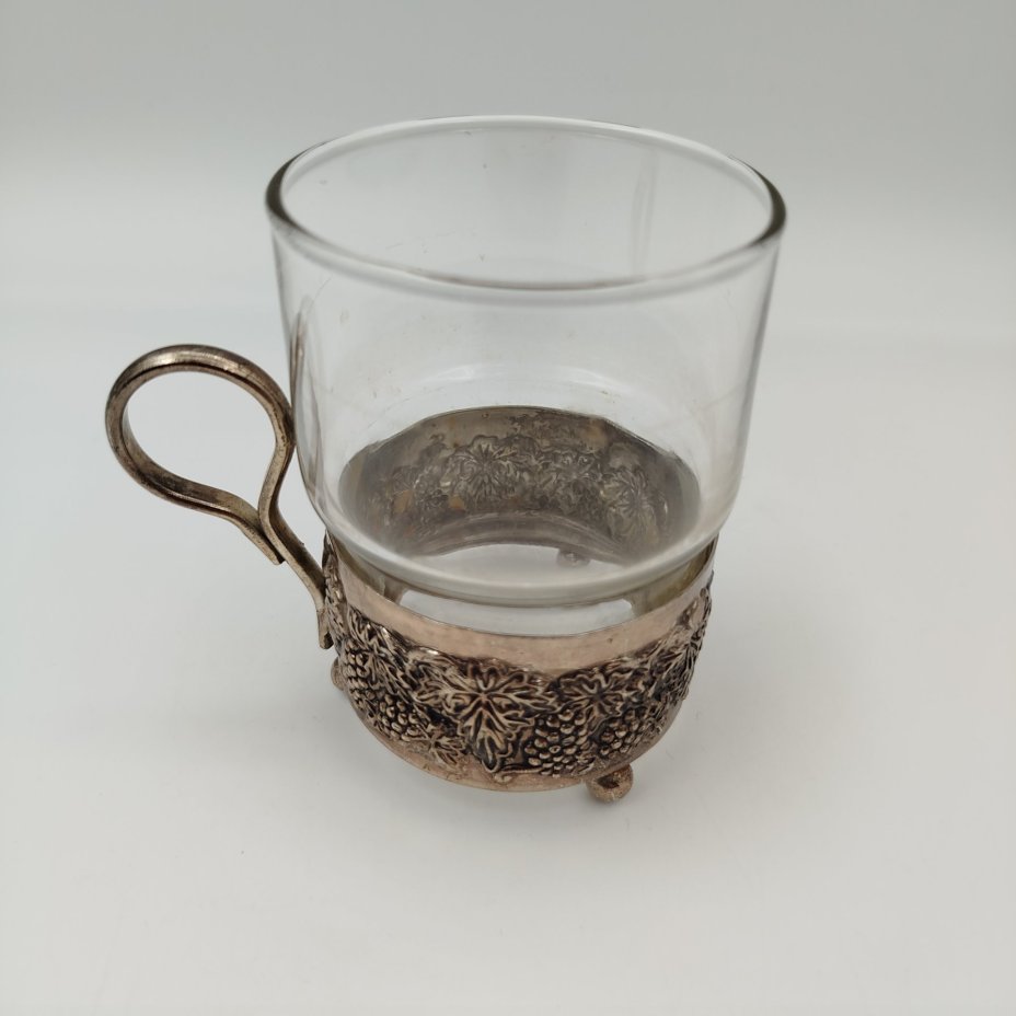 Подстаканник со стаканом, с изображением виноградной лозы по тулову, Тайланд