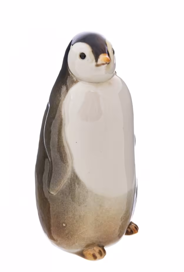 Статуэтка «Пингвин», фарфор, роспись подглазурная, Ленинградский фарфоровый завод (ЛФЗ), автор модели П.П. Веселов, СССР, 1970-1990 гг., Ленинградский фарфоровый завод (ЛФЗ)