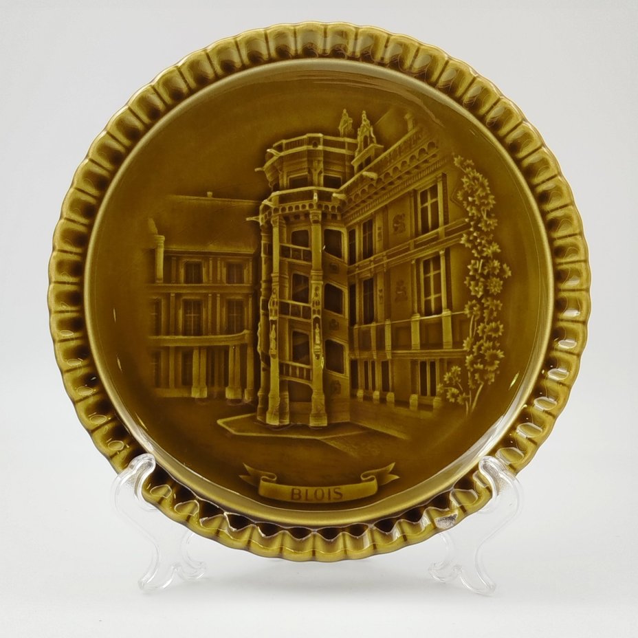 Декоративная тарелка из серии "Замки Франции"  (Blois), Gien, керамика, глазурь, Франция, 1960-1971 гг.