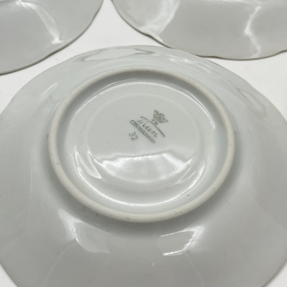 Сервиз на 3 персоны (9 предметов), украшенный изображением розы, фарфор, деколь, золочение, Thun (Тун), Чехословакия, 1970-1992 гг.