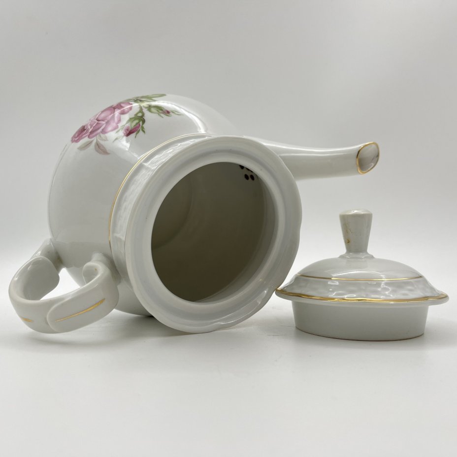 Сервиз на 3 персоны (9 предметов), украшенный изображением розы, фарфор, деколь, золочение, Thun (Тун), Чехословакия, 1970-1992 гг.