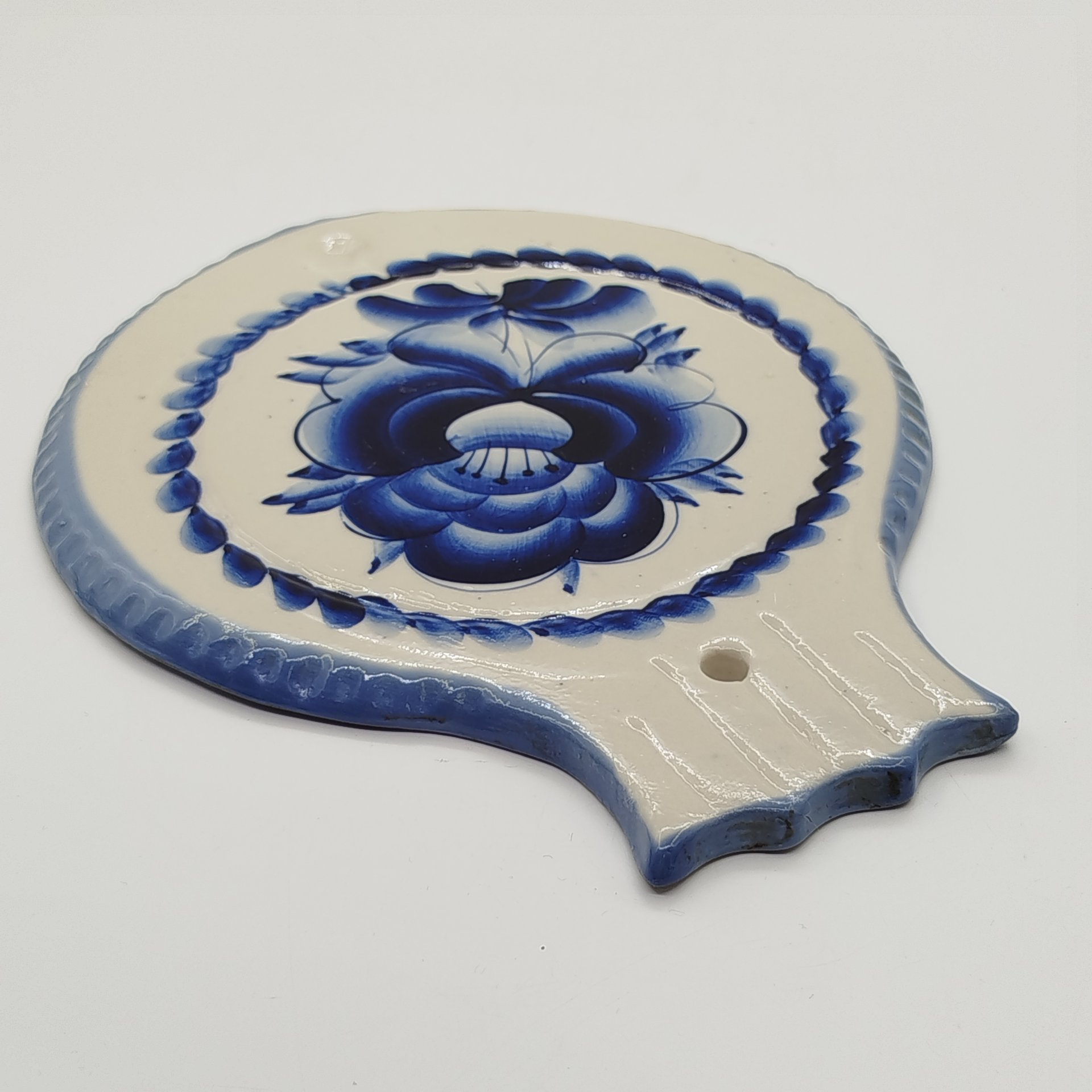 Доска с цветочным орнаментом