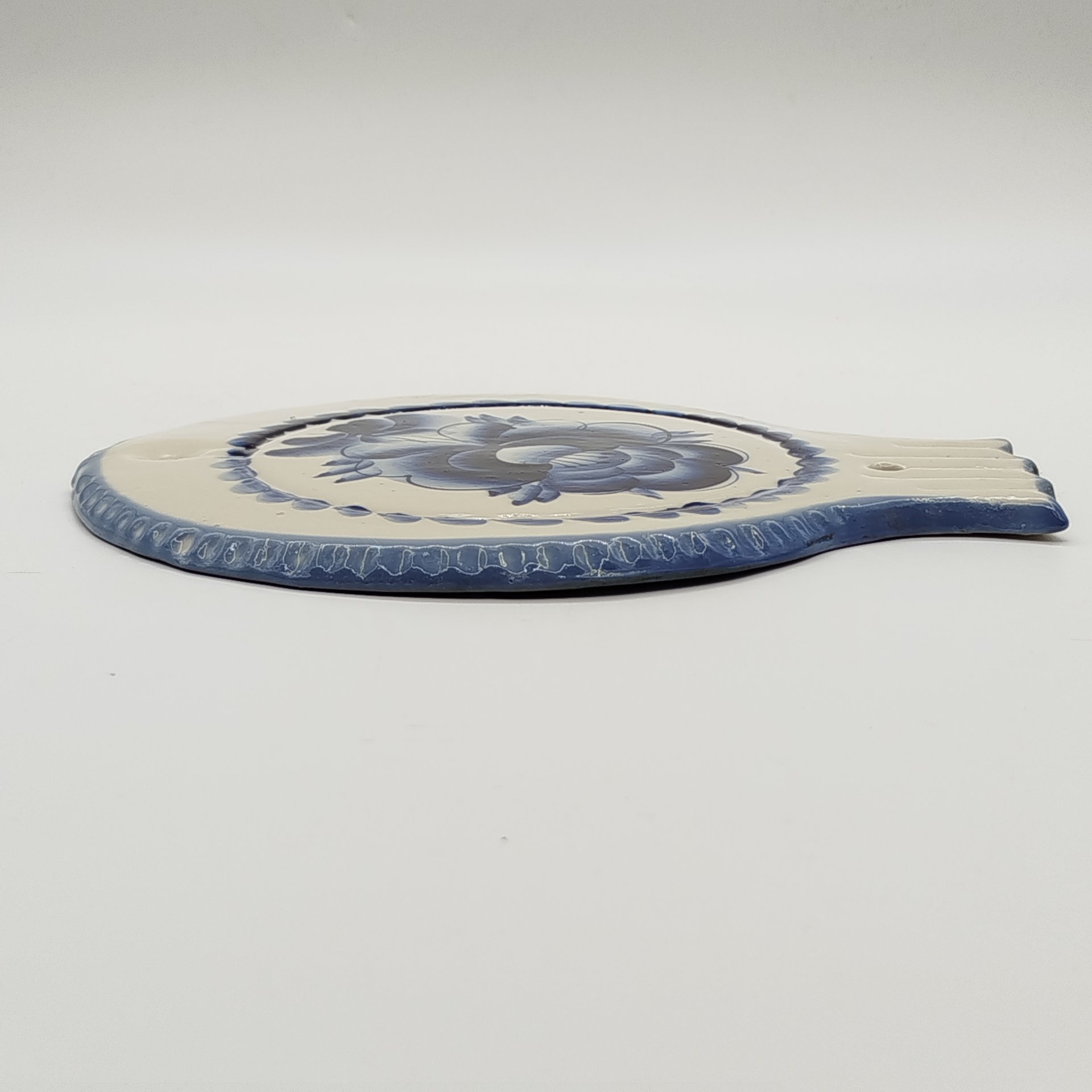 Доска с цветочным орнаментом