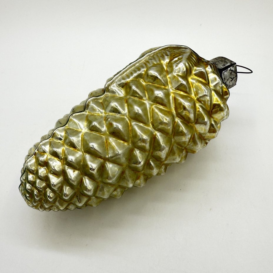 Большая ёлочная игрушка "Шишка", стекло, металл, краска, СССР, 1950-1980 гг.