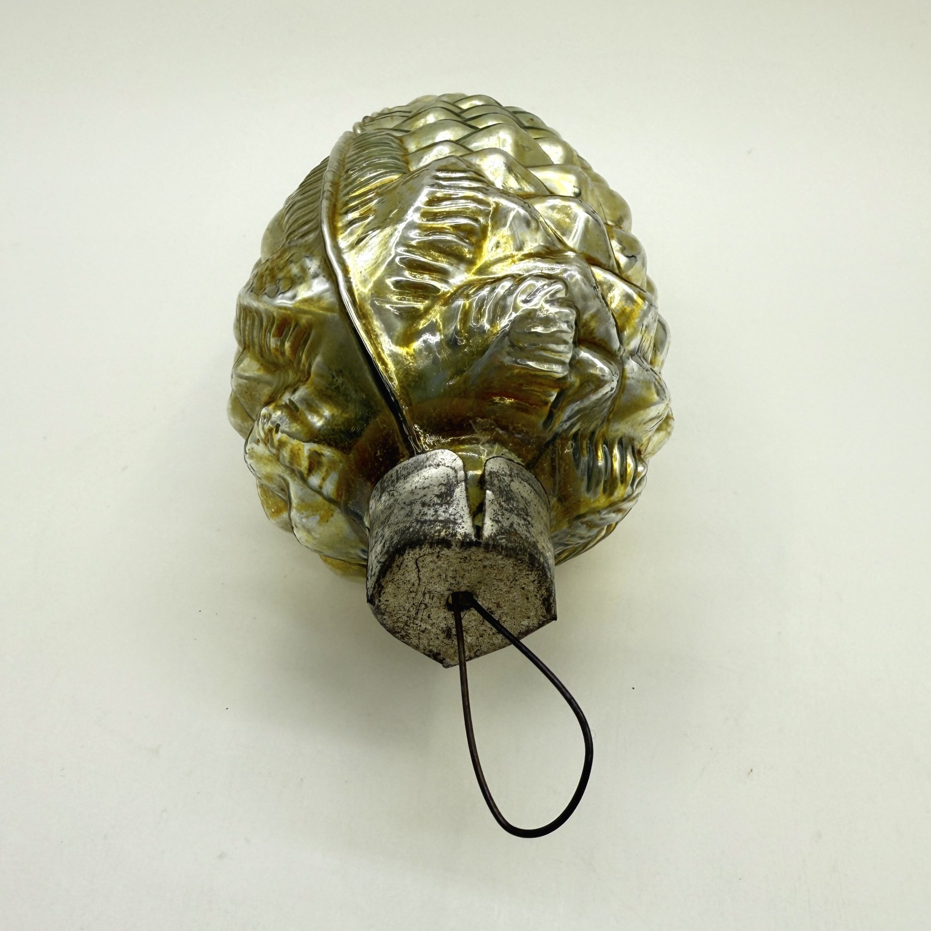 Большая ёлочная игрушка "Шишка", стекло, металл, краска, СССР, 1950-1980 гг.