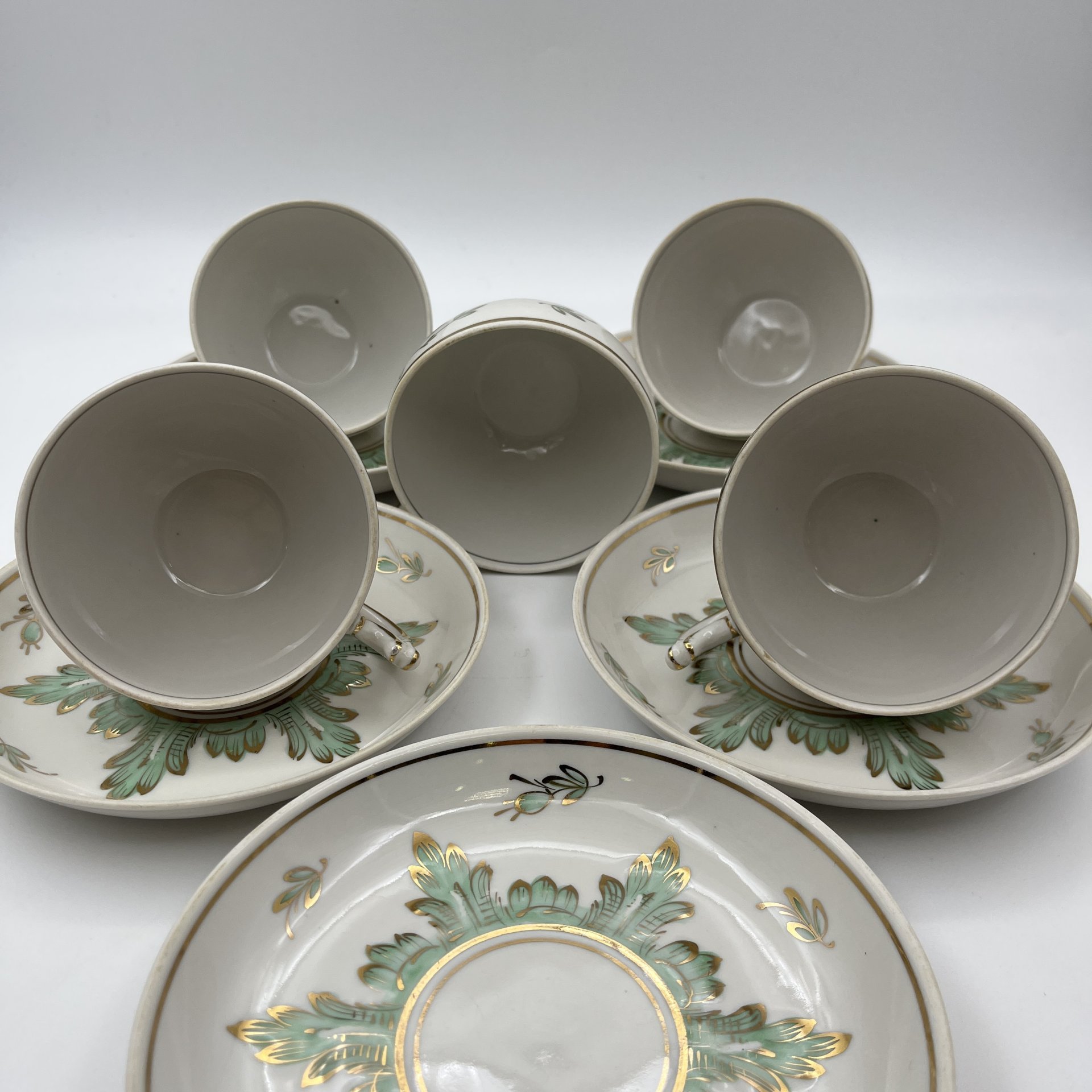 Сервиз чайный "Барбарис" (зеленый) на 5 персон (13 предметов), автор Е. П. Смирнов