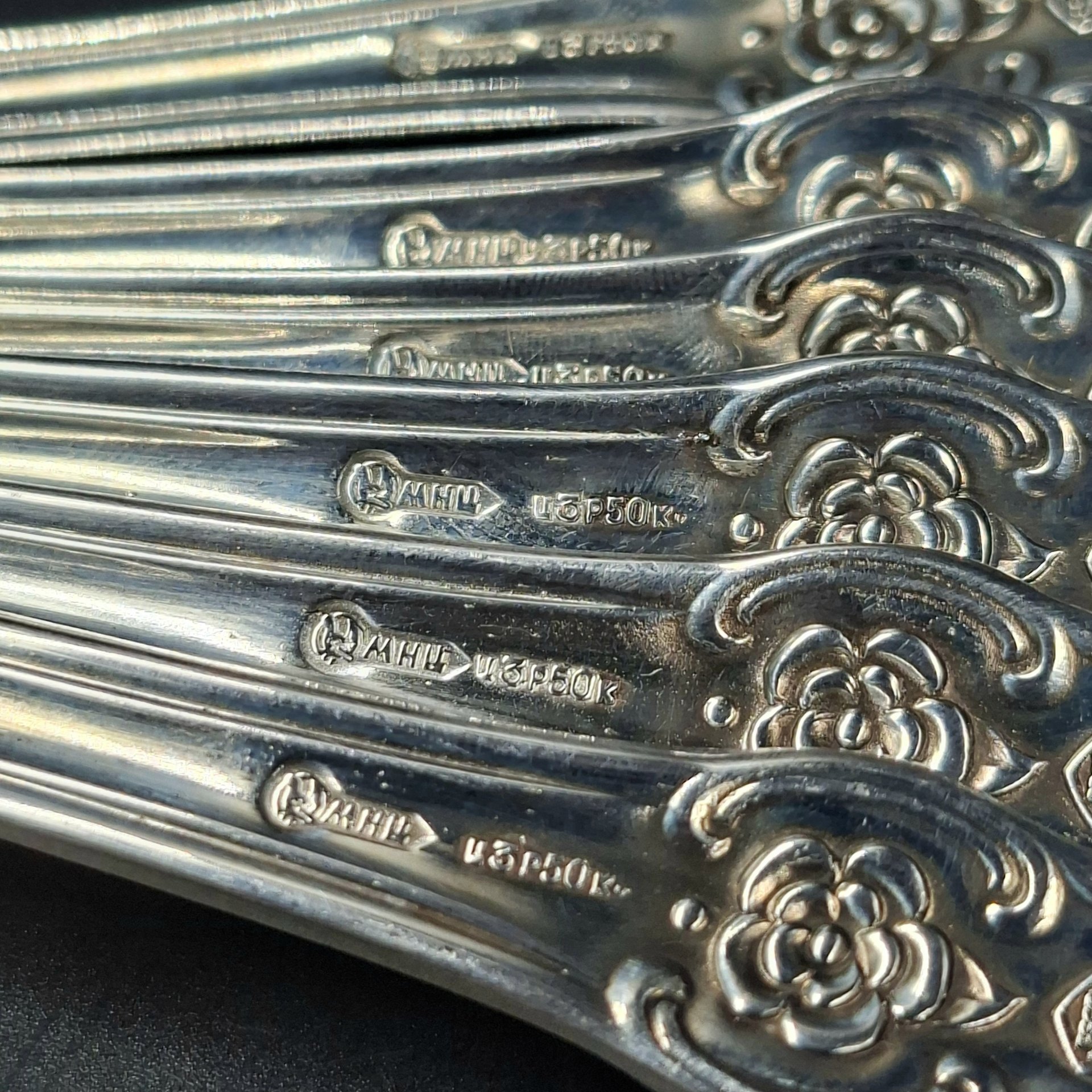 Набор из шести обеденных ложек "Серебряная роза", мНЦ (медь-никель-цинк), Кольчугинский завод цветных металлов, СССР, 1970-1990 гг.